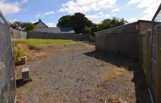 Plot for sale in New Hedges photo